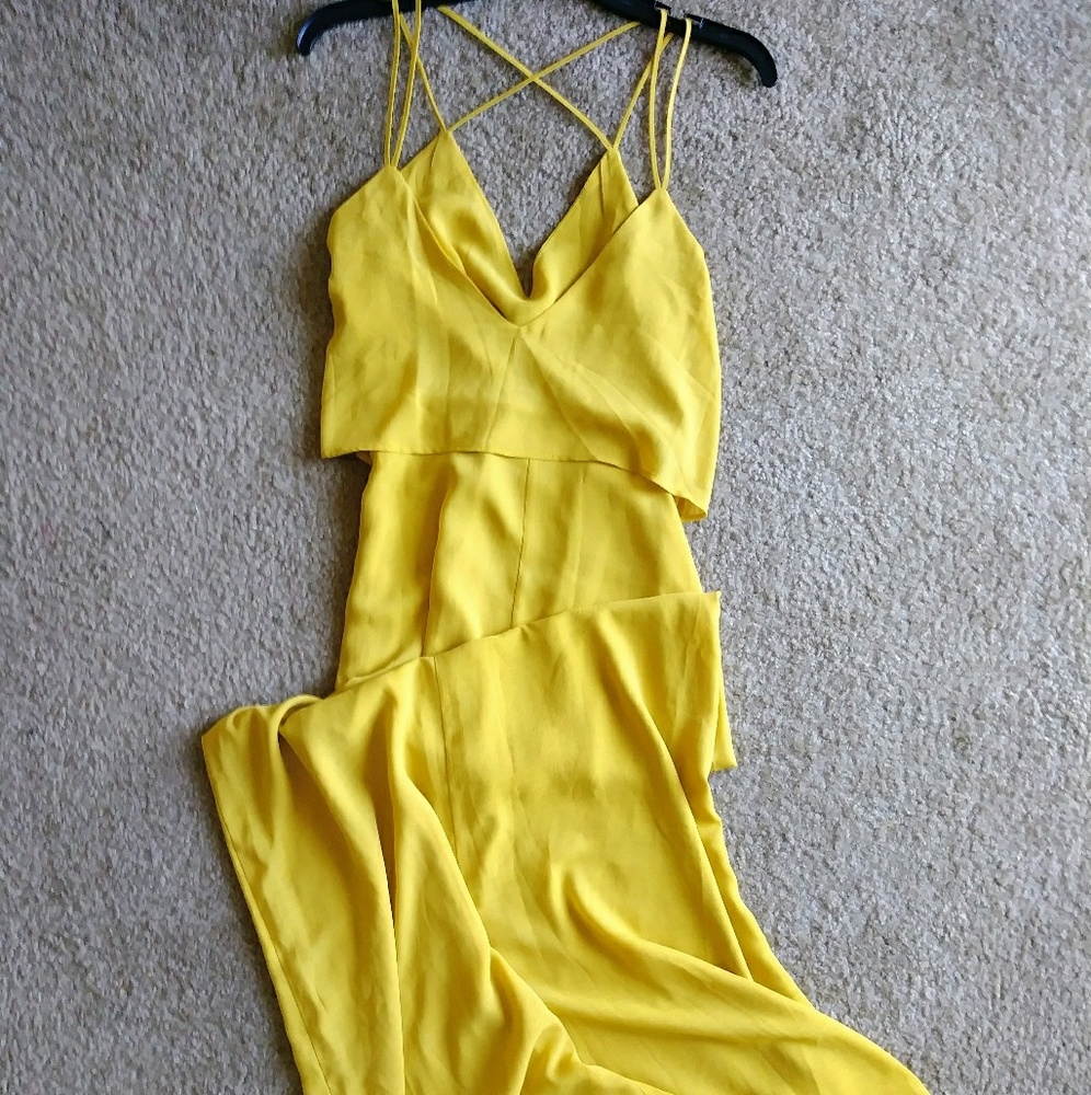 Spaghetti cross strap maxi dress